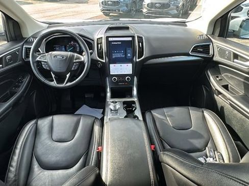 Certified 2022 Ford Edge Titanium w/ Class II Trailer Tow Package image 13