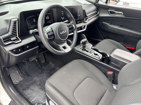 Used 2024 Kia Sportage LX FWD image 17
