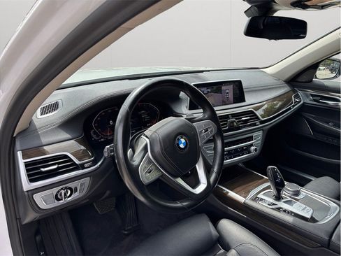 Used 2021 BMW 740i RWD image 6
