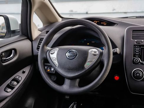 Used 2016 Nissan Leaf S w/ Charger Package image 17