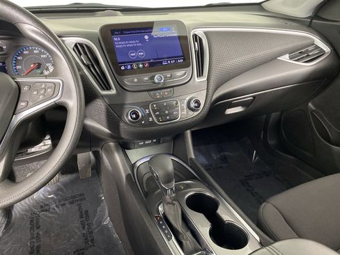 Used 2025 Chevrolet Malibu LT image 27