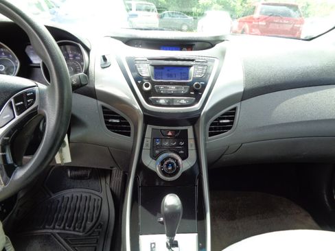Used 2013 Hyundai Elantra GLS image 21