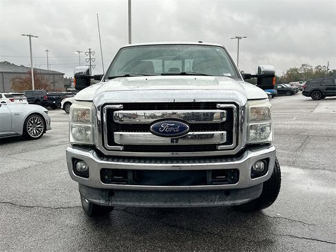 Used 2014 Ford F250 Lariat w/ Lariat Interior Package image 5
