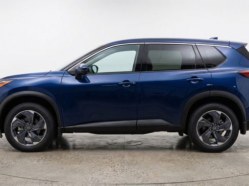 Used 2025 Nissan Rogue SV FWD image 5