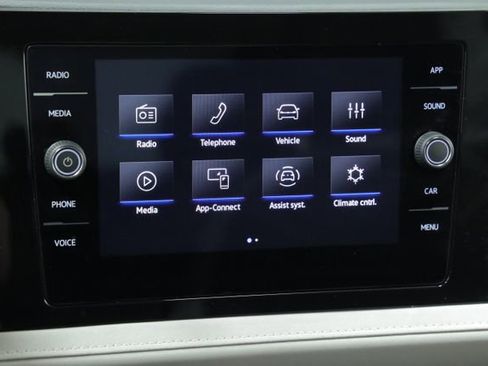 New 2025 Volkswagen Taos SE AWD/4WD image 17