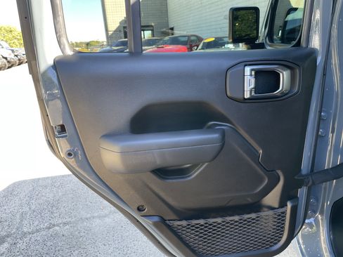 Used 2025 Jeep Wrangler Sport S w/ Convenience Group image 24