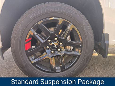 Certified 2023 Chevrolet Silverado 1500 RST w/ Redline Edition AWD/4WD image 9