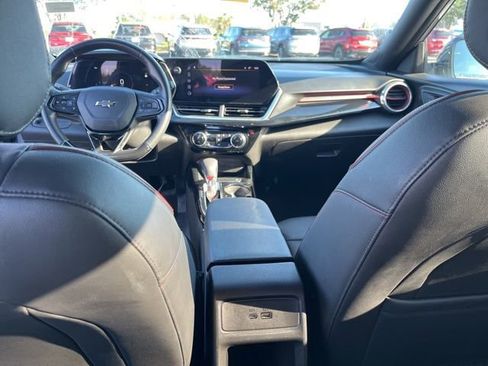Used 2024 Chevrolet Trax RS w/ Sunroof Package FWD image 16