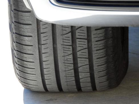 Used 2022 Volkswagen Tiguan SE R-Line image 37