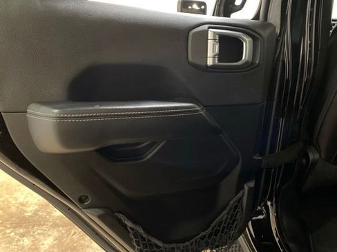 Used 2022 Jeep Wrangler Unlimited Sahara AWD/4WD image 68