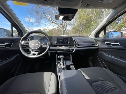 Used 2025 Kia Sportage LX FWD image 28