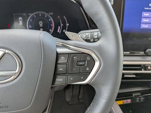 Used 2024 Lexus RX 350 FWD w/ Technology Package image 16