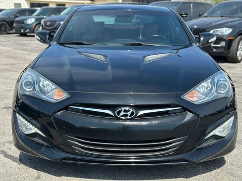 Used 2013 Hyundai Genesis 3.8 RWD image 3