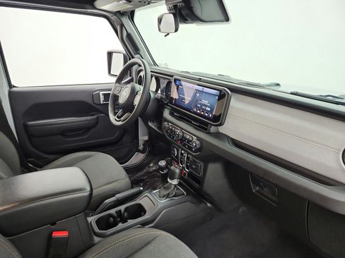 Used 2024 Jeep Wrangler Unlimited AWD/4WD image 21