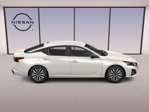 New 2026 Nissan Altima 2.5 SV FWD image 4