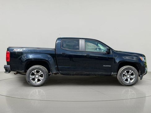 Used 2019 Chevrolet Colorado Z71 AWD/4WD image 2