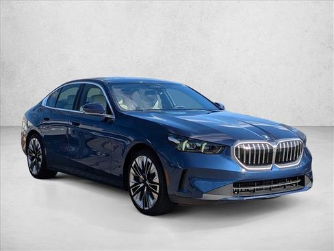 Used 2026 BMW 540i xDrive 540i xDrive image 3