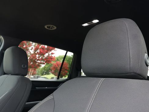 Used 2025 GMC Acadia Elevation FWD image 16