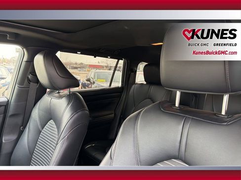 Used 2024 Toyota Highlander XSE AWD/4WD image 23