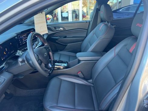 Used 2024 Chevrolet Trax RS w/ Driver Confidence Package image 22