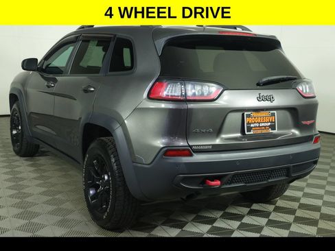 Used 2019 Jeep Cherokee Trailhawk AWD/4WD image 5