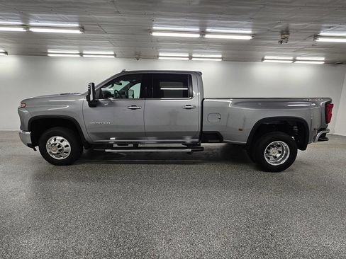 Used 2025 Chevrolet Silverado 3500 LTZ w/ LTZ Convenience Package AWD/4WD image 11
