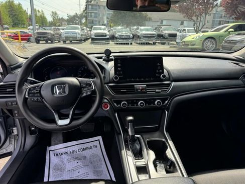 Used 2018 Honda Accord LX image 9