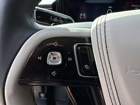 Certified 2025 Lincoln Aviator Reserve w/ Equipment Group 201A image 31