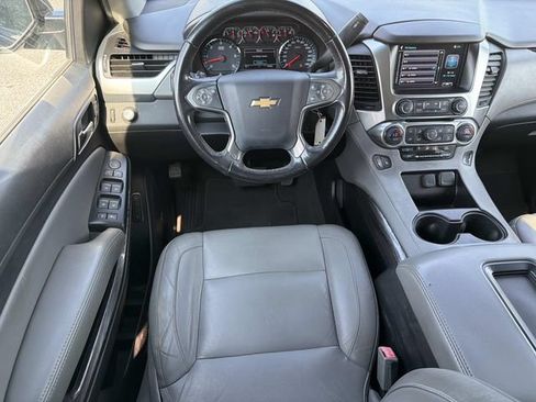 Used 2019 Chevrolet Suburban LT RWD image 13