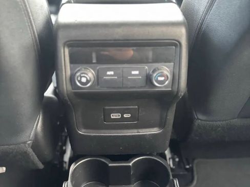 Used 2020 GMC Acadia SLE FWD image 18