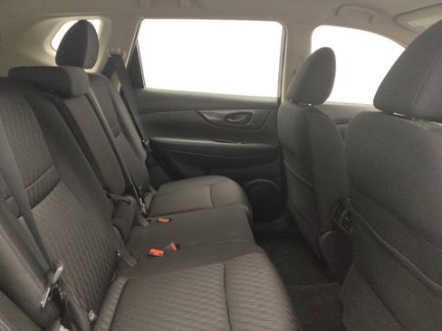 Used 2019 Nissan Rogue S AWD/4WD image 19