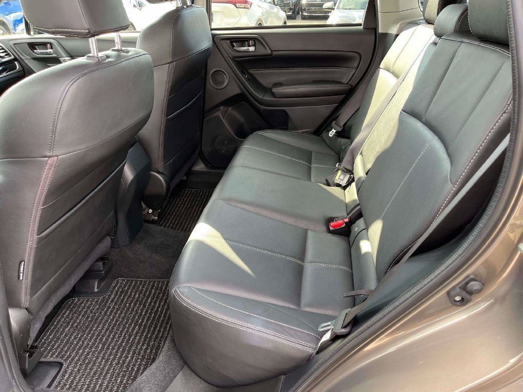 Used 2018 Subaru Forester 2.5i Touring AWD/4WD image 6