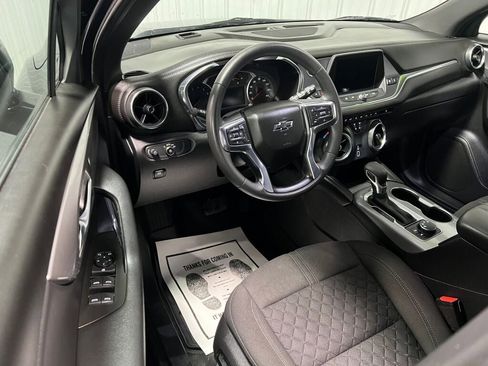 Used 2021 Chevrolet Blazer LT image 2