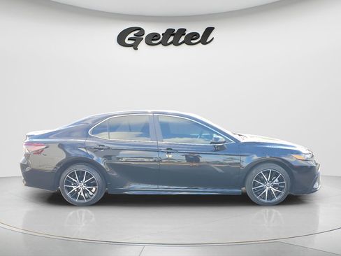 Used 2024 Toyota Camry SE FWD image 4