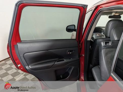 Used 2015 Mitsubishi Outlander GT AWD/4WD image 31