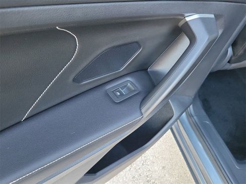 Used 2024 Volkswagen Tiguan SE R-Line image 12
