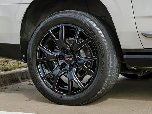 Used 2021 GMC Yukon XL Denali w/ Denali Premium Package RWD image 61