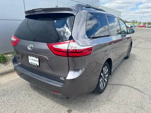 Used 2019 Toyota Sienna LE AWD/4WD image 39