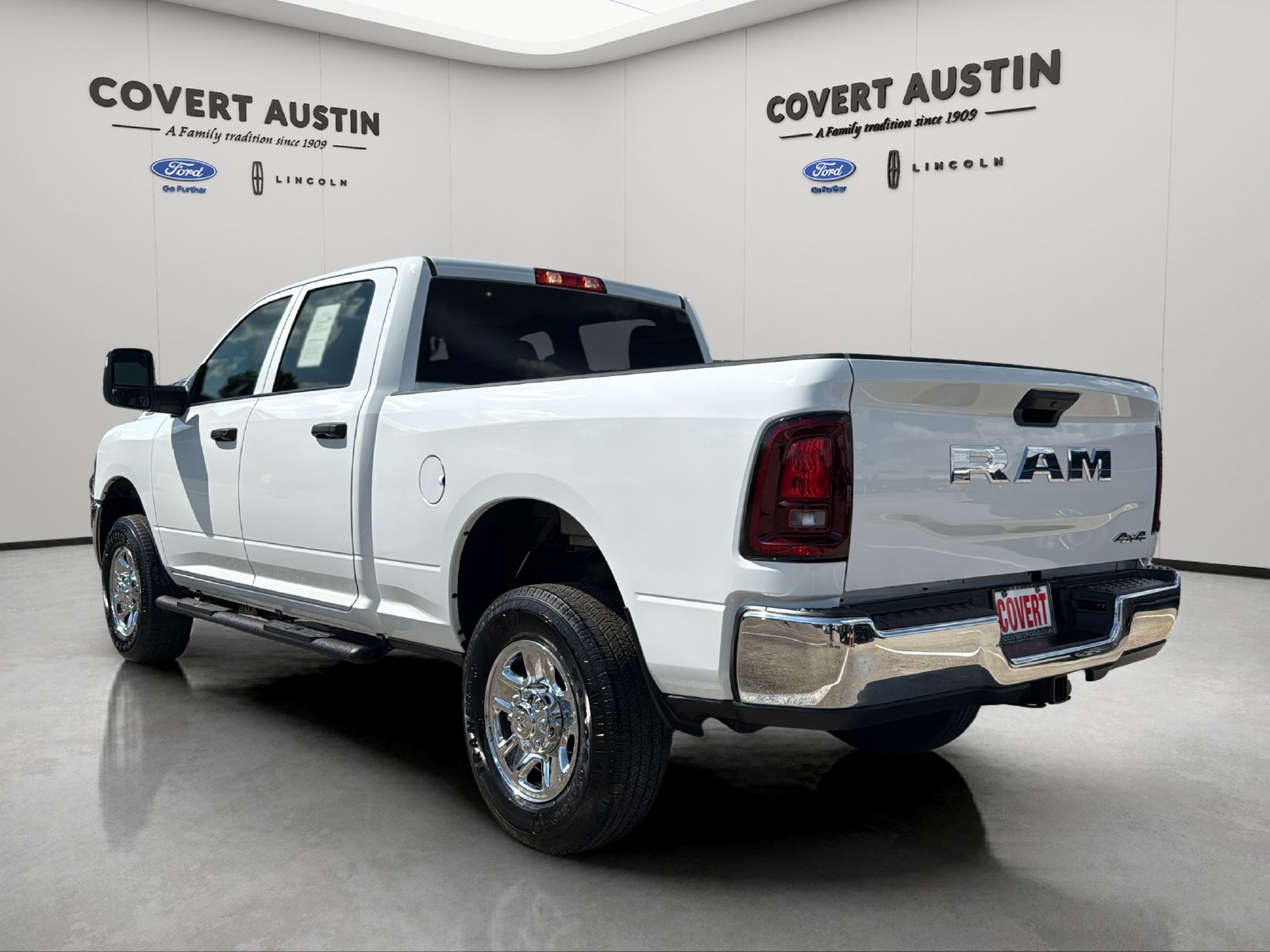 Used 2026 RAM 2500 Tradesman w/ Chrome Appearance Group AWD/4WD image 3