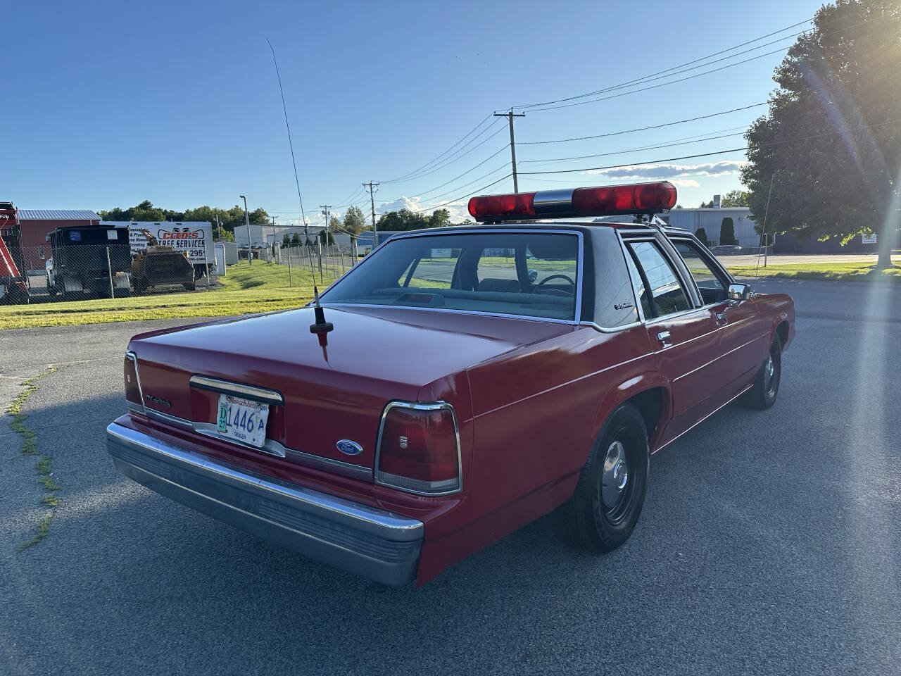 Used 1990 Ford LTD Crown Victoria RWD image 28