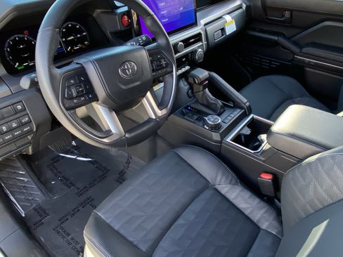 Certified 2025 Toyota 4Runner TRD Off-Road Premium image 27