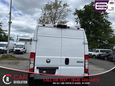 Used 2025 RAM ProMaster 2500 w/ Convenience Group FWD image 4