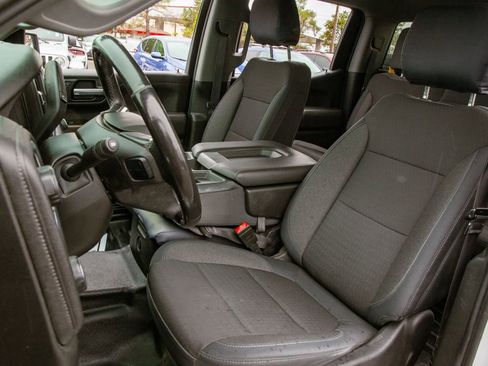 Used 2019 Chevrolet Silverado 1500 LT w/ Convenience Package AWD/4WD image 12