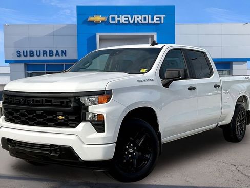 Used 2023 Chevrolet Silverado 1500 Custom image 1