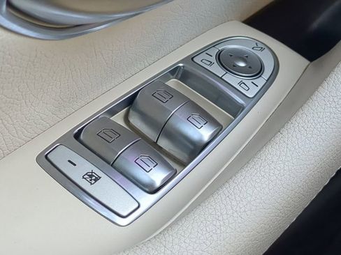 Used 2017 Mercedes-Benz E 300 4MATIC image 24