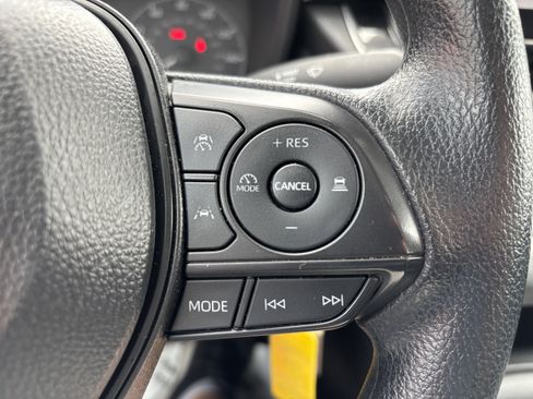 Used 2025 Toyota Corolla LE FWD image 20
