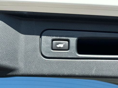 Used 2023 Honda Pilot EX-L image 12