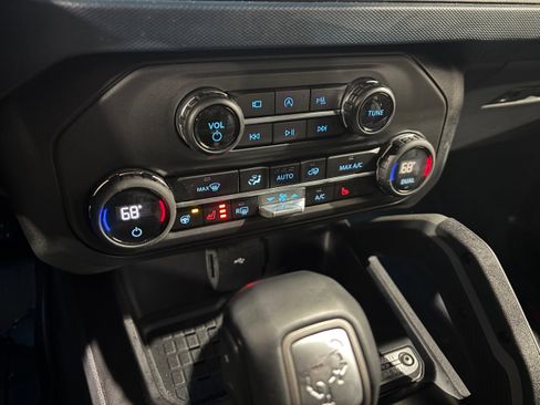 Used 2024 Ford Bronco Outer Banks image 14