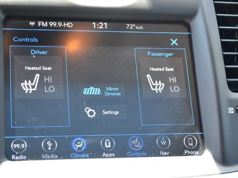 Used 2018 Chrysler 300 Touring L AWD/4WD image 18