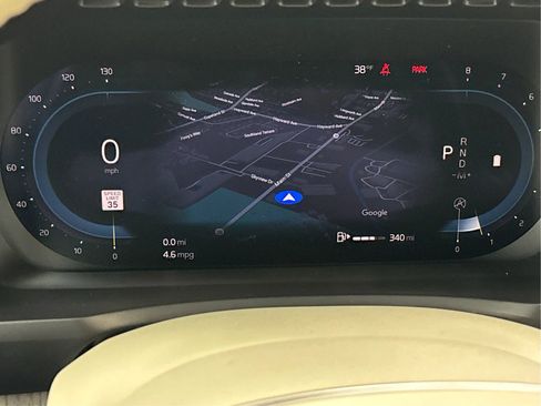 Used 2023 Volvo XC90 B6 Plus image 23